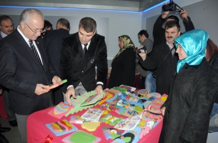 Engellilerin ürettiği ekolojik oyuncaklar Manisa'da sergileniyor