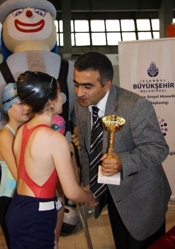 Engelsiz Bir Hayat İçin Kulaç Attılar