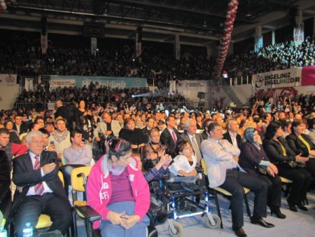 Engelsiz gençler engellileri daha iyi anlayacak