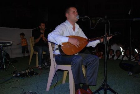Engin Nurşani, Memleketi İslahiye'de 8 Bin Kişiye Konser Verdi