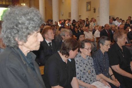 Episkopos Görev Yaptığı Katolik Kilisesi'nden Son Yolculuğa Uğurlandı