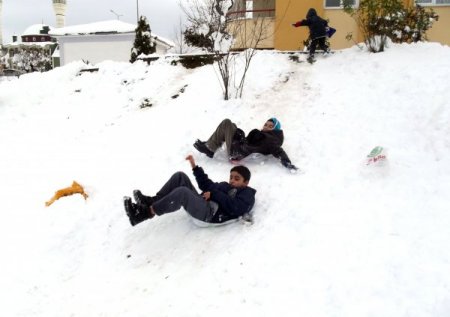 Erbaa'ya bağlı köy ve beldelerde eğitime yarın da ara verildi