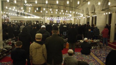 Erbakan, Fatih Camii'nde dualarla anıldı