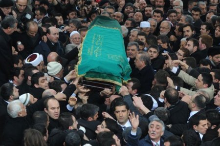 Erbakan Son Yolculuğuna Uğurlandı