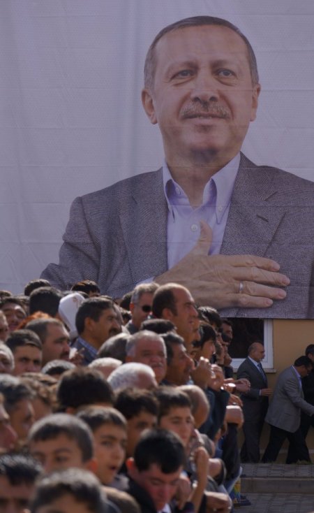 Ercişliler tüm Türkiye'ye pankartlarla teşekkür etti