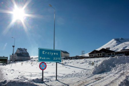 Erciyes’te kayak sezonu açıldı
