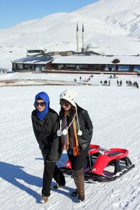 Erciyes’te kayak sezonu açıldı