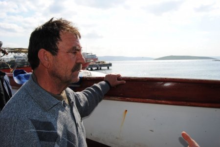 Erdek'te kayıp üç balıkçının bulunması için 30 bin metrekarelik alan taranıyor