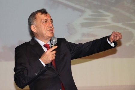 Erdem: Barış için gerekirse çekilirim