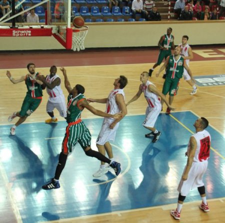 Erdemir: 75 - Banvit: 82