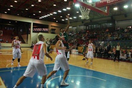 Erdemir: 75 - Banvit: 82