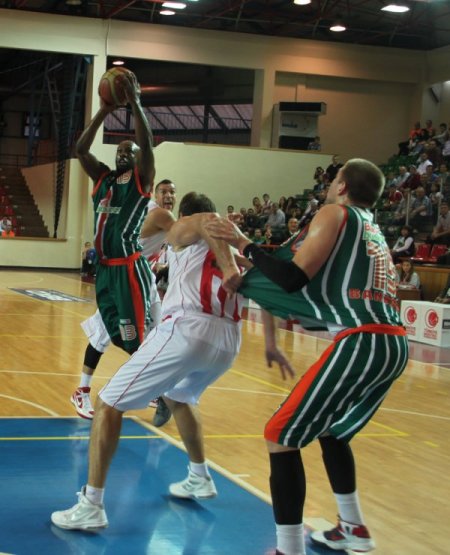 Erdemir: 75 - Banvit: 82