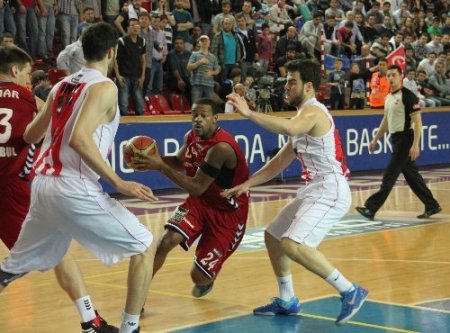 Erdemir: 77 - Beşiktaş: 92