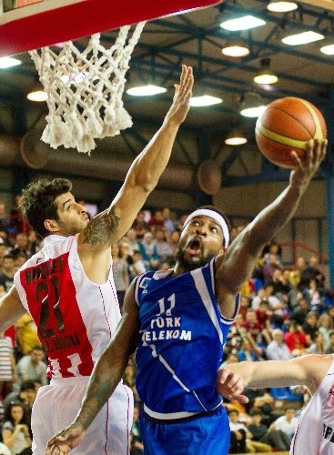 Erdemir: 77 – Türk Telekom: 64