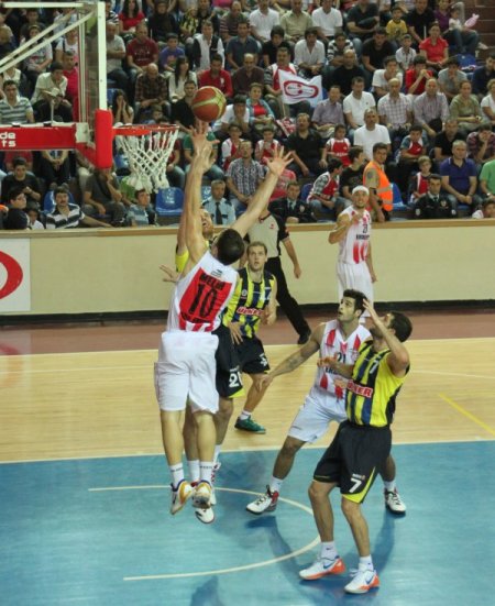Erdemir: 78 - Fenerbahçe Ülker: 83
