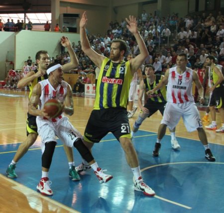 Erdemir: 78 - Fenerbahçe Ülker: 83