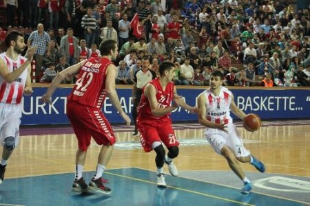 Erdemir play-off şansını kendi evinde kaybetti: 70-79