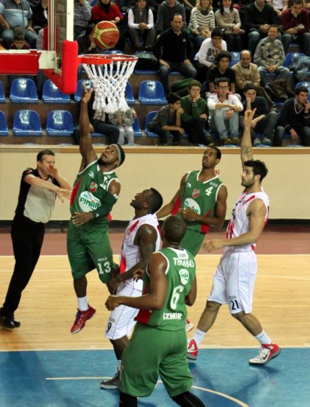 Erdemirspor: 54 Pınar Karşıyaka: 64