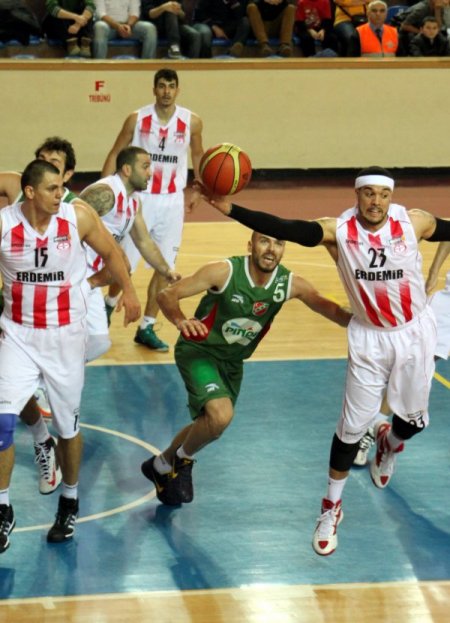 Erdemirspor: 54 Pınar Karşıyaka: 64