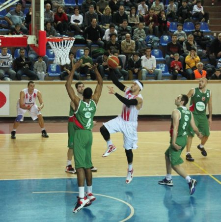 Erdemirspor: 54 Pınar Karşıyaka: 64