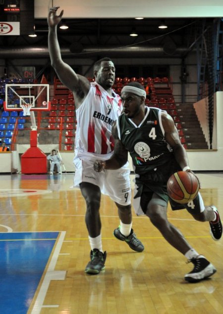 Erdemirspor: 71 - Aliağa Petkim: 61