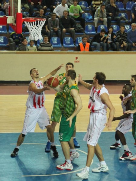Erdemirspor: 82 - Olin Edirne: 91