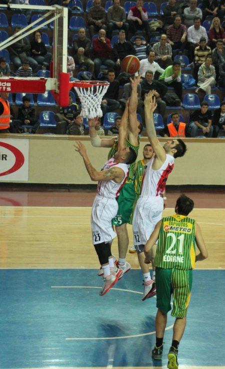 Erdemirspor: 82 - Olin Edirne: 91