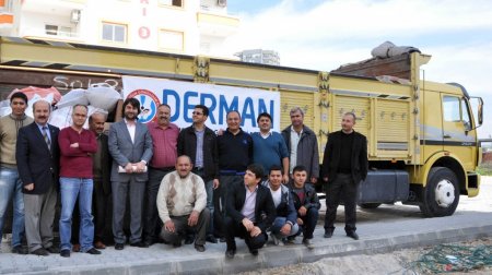 Erdemli’de Suriyeliler için toplanan yardımlar gönderildi