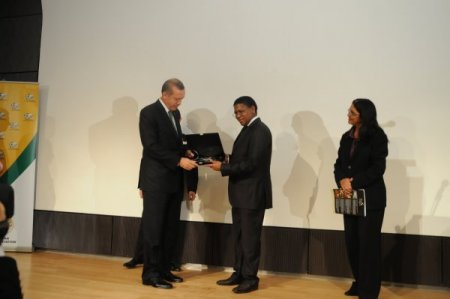 Erdoğan, 2010 Fıfa Dünya Kupası'nın Oynandığı Stadyumu Gezdi