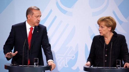 Erdoğan, AB sürecindeki tıkanıklık sebebiyle Almanya’dan çok Fransa’yı suçladı