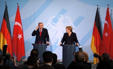 Erdoğan, AB sürecindeki tıkanıklık sebebiyle Almanya’dan çok Fransa’yı suçladı