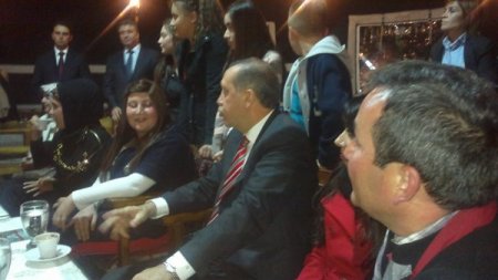 Erdoğan, AK Parti kampı öncesi türküyle moral buldu