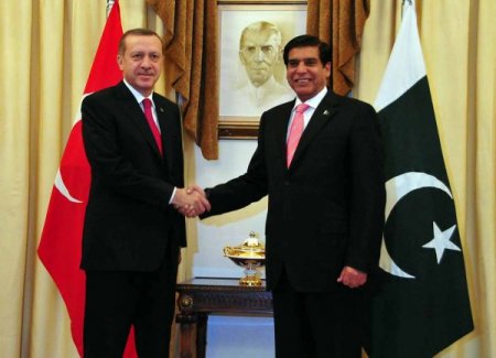 Erdoğan, Pakistan Başbakanı Eşref'le görüştü