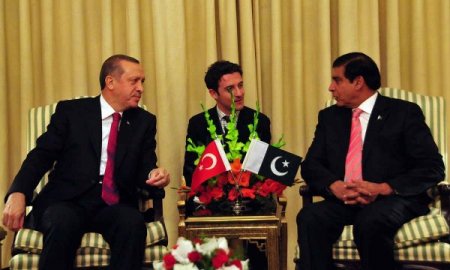 Erdoğan, Pakistan Başbakanı Eşref'le görüştü