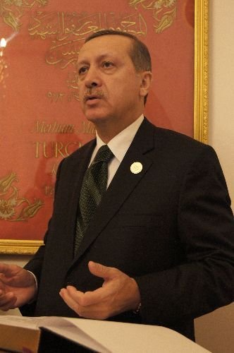 Erdoğan, Turgut Reesi'in Türbesini Ziyaret Etti