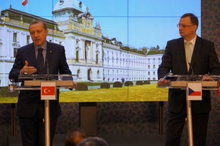 Erdoğan: AB kapısında bu kadar bekletilmemiz affedilir, dayanılır değil