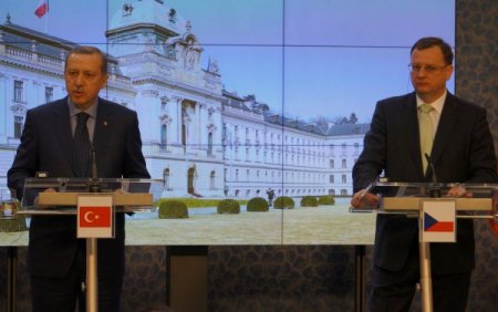 Erdoğan: AB kapısında bu kadar bekletilmemiz affedilir, dayanılır değil