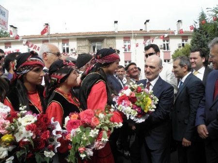 Erdoğan Bayraktar Zile'de izlenimlerde bulundu.