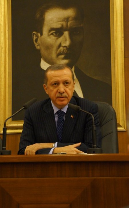 Erdoğan: Çözüm sürecine söylemleriyle gölge düşürenlerle kaybedecek vaktimiz yok