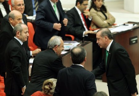 Erdoğan Meclis’e teşekkür etti, Muharrem İnce ile tokalaşmadı