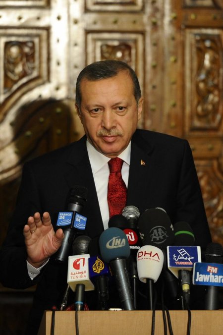 Erdoğan: Tunus Şunu İspat Edecektir; İslam’la Demokrasi Yan Yana Olabilir