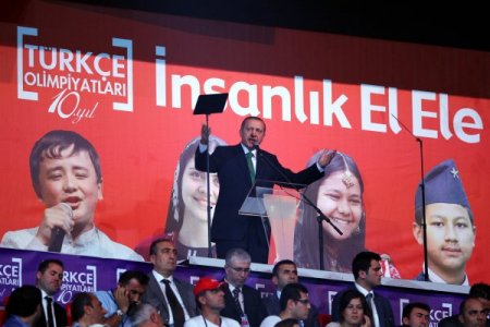 Erdoğan: Türk Okullarında Görev Yapan Öğretmenleri Alınlarından Öpüyorum