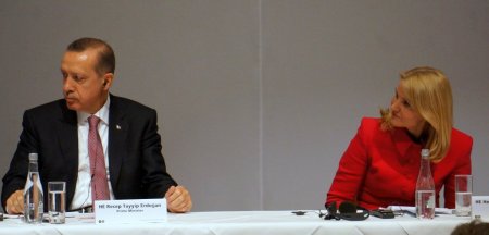 Erdoğan: Türkiye'nin AB üyeliği ırkçılığa anlamlı bir cevap olacaktır