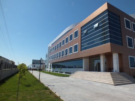 Erdoğan ve Aliyev'in temelini attığı Haydar Aliyev Meslek Lisesi tamamlandı