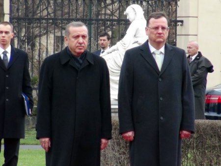 Erdoğan ve Necas heyetler arası görüşmeye başkanlık etti