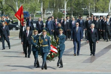 Erdoğan Zafer Anıtı'na Çelenk koydu