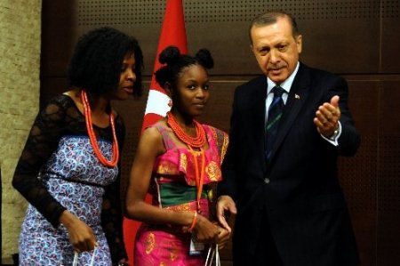 Erdoğan'dan dünya çocuklarına kardeşlik vurgusu: Hepimiz Adem ve Havva'danız