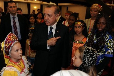 Erdoğan'dan dünya çocuklarına kardeşlik vurgusu: Hepimiz Adem ve Havva'danız