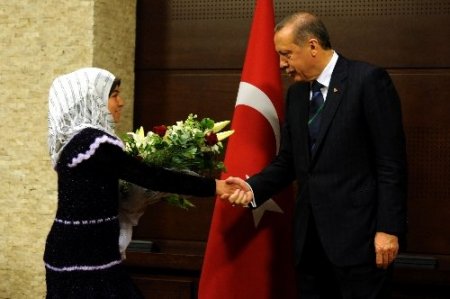 Erdoğan'dan dünya çocuklarına kardeşlik vurgusu: Hepimiz Adem ve Havva'danız