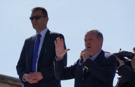 Erdoğan'ın helikopteri havada skorsy ve kobra helikopterleri ile korundu